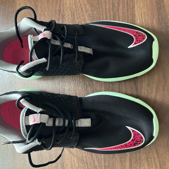 Men’s Nike Roshe Run FB Yeezy size 9 - Picture 2 of 5